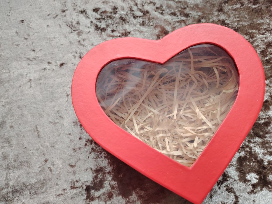 Сыйлыққа арналған қораптар сатылады