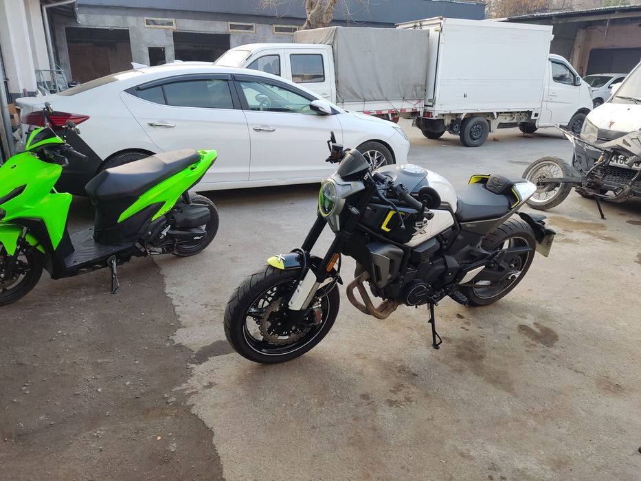 Cf moto 700 Clx Street