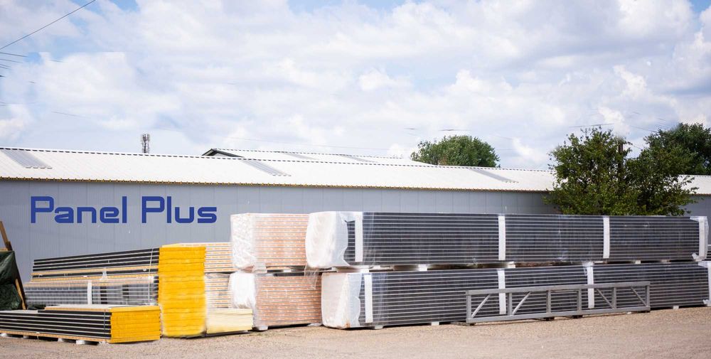 Panouri sandwich termoizolante pentru pereti si acoperis