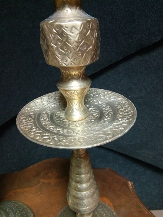 Set de 2 impozante sfeșnice din bronz masiv gravate integral manual pi
