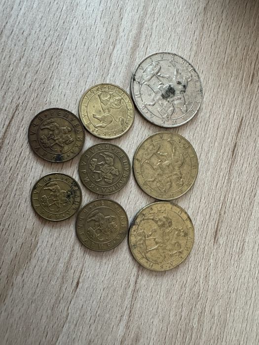 Лот от много монети