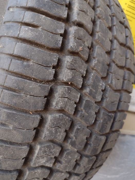 Vând anvelope de vara 265 60 18sau 245 40 19 sau 205 50 15