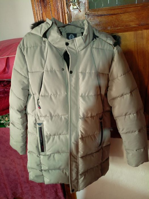 Еркаклар курткаси сотилади