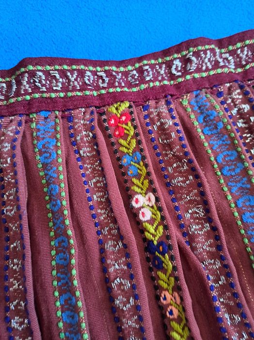 Opreg vechi  port popular specific oltenesc 65-70 ani vechime