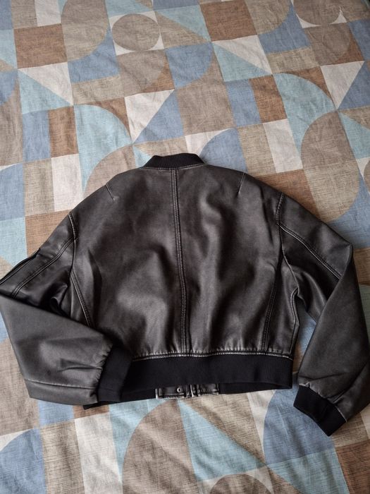 Черно яке бомбър