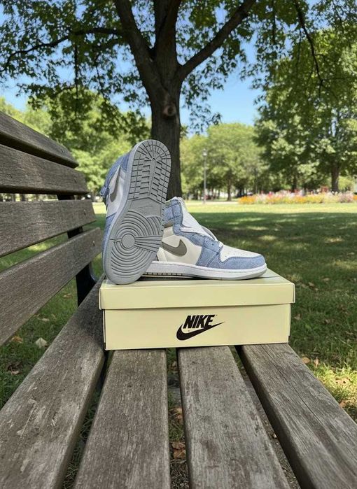 Adidasi Jordan 1 High Hyper Royal - Adidasi Unisex Premium