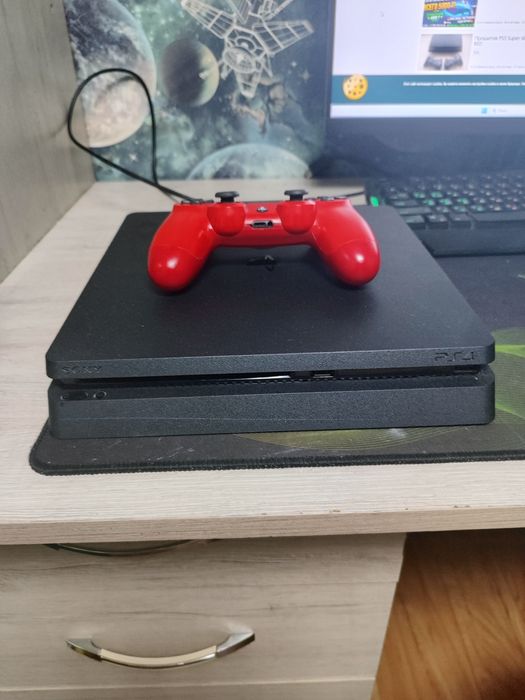 Продам PS4 slim,