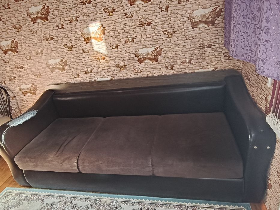 Диван 3×1 спальный и диван и стол
