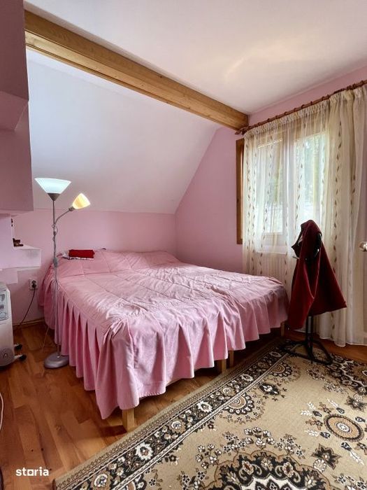 Oaza de liniste: casa + padure pana pe creasta muntelui