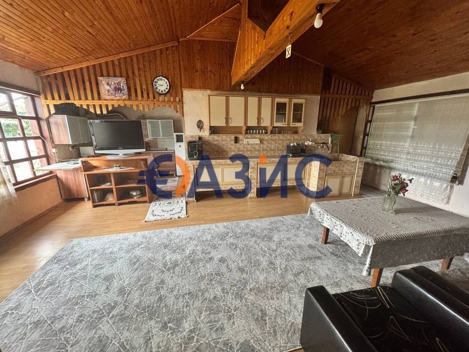Продава се Къща в с. Просеник, Област Бургас - 565 кв.м за 163 €/кв.м - Снимка #3
