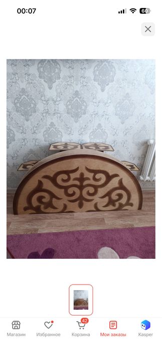 Продам стол и 10 стульчиков.