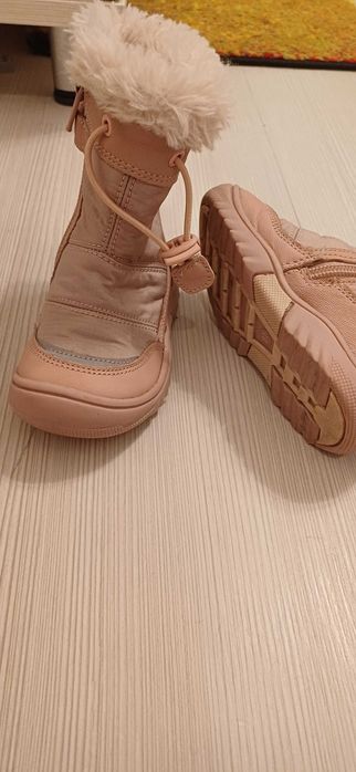 Ghete fetite Lasoki marimea 22 si 23