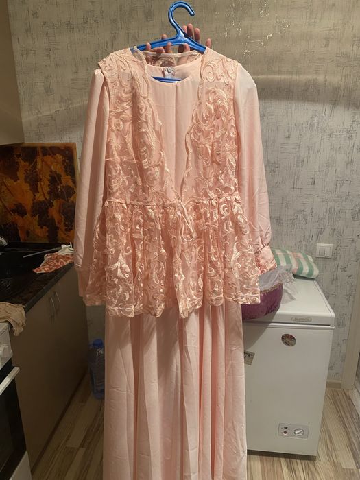 Платье с жилеткой