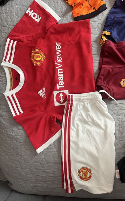 Оригинални футболни екипи