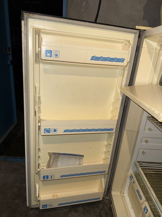 Холодильник продается