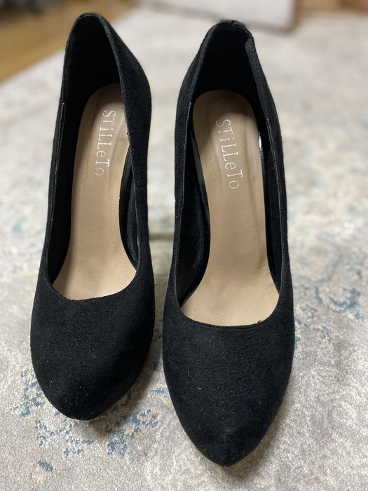 Продается туфли замшевая