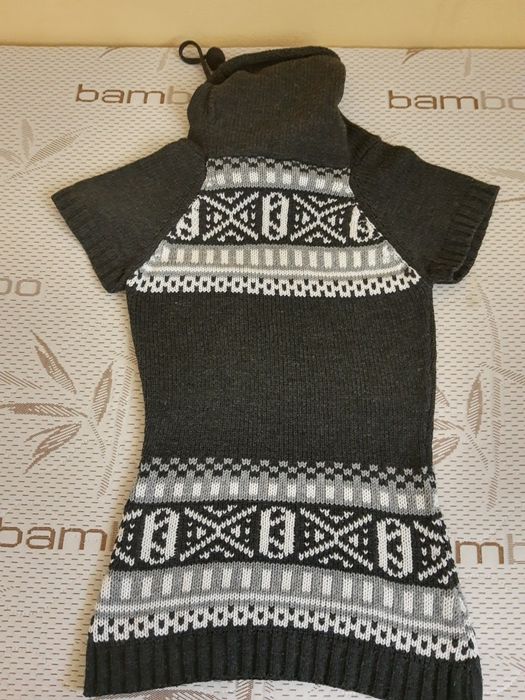 Дебела зимна туника - пуловер с къс ръкав