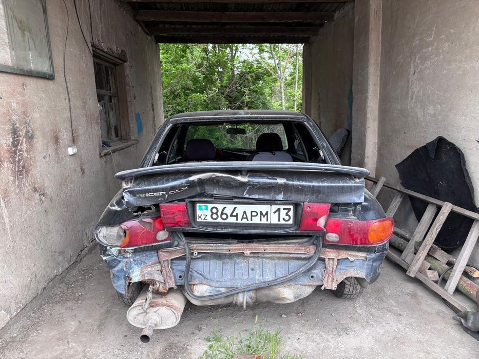 Митсубиши лансер