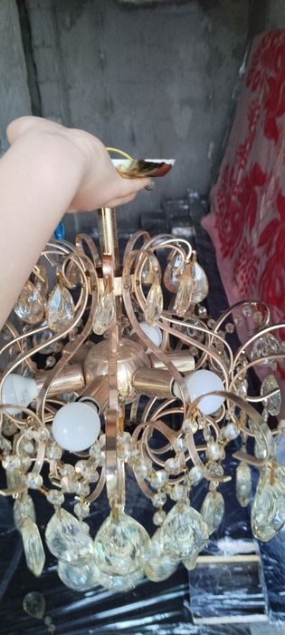 Люстры, 2 штуки.