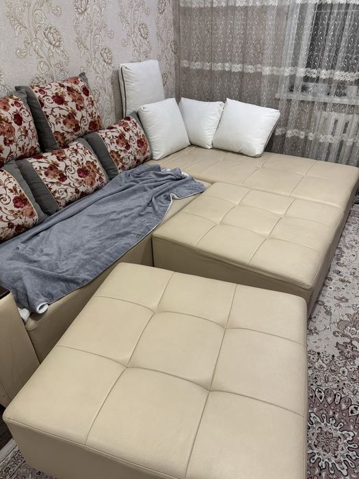 Продам кожаный диван