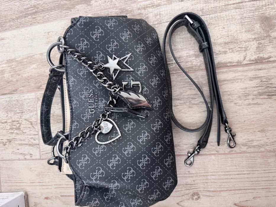 Дамска Чанта Guess