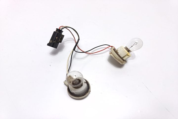 Soclu stop spate Renault Trafic  seria