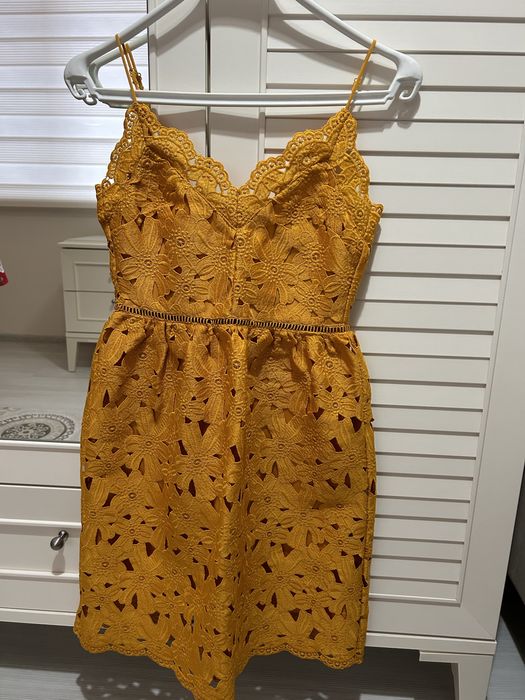 Рокля на Манго, Н&М, Bershka, Stradivarius