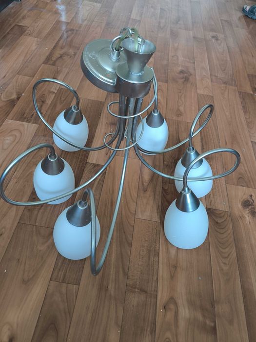 Продам Люстру металлическую