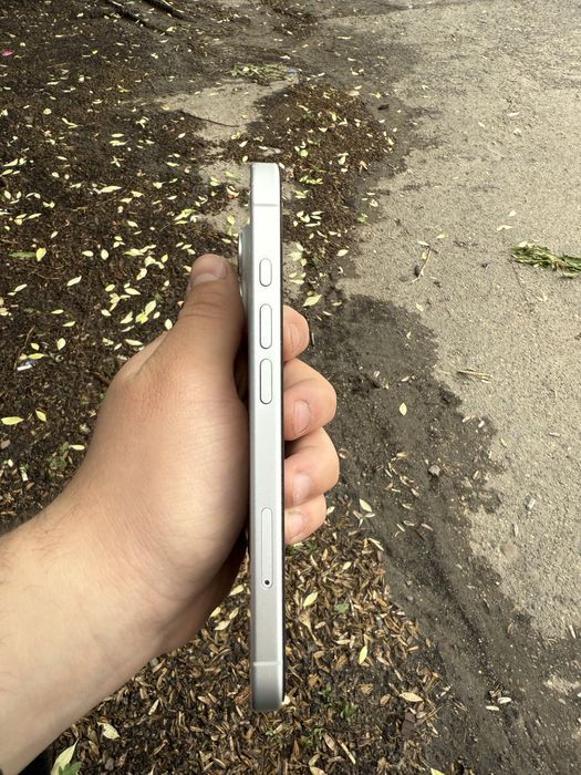 обменяю айфон 16 на 14 про 15 про