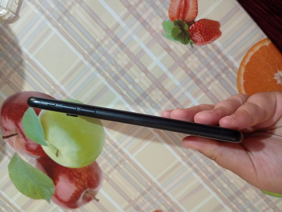 Vand iphone xr in state perfecta