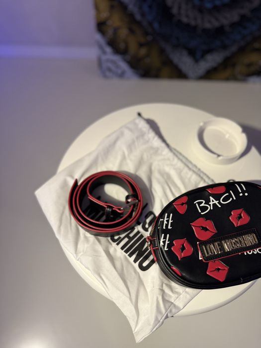 Love Moschino Waist Bag – чисто нова, рядък модел, с плик