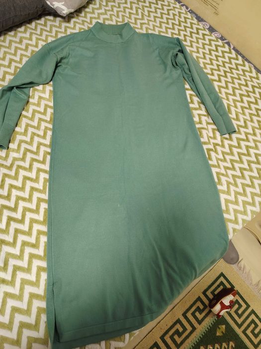 Продам платья разные