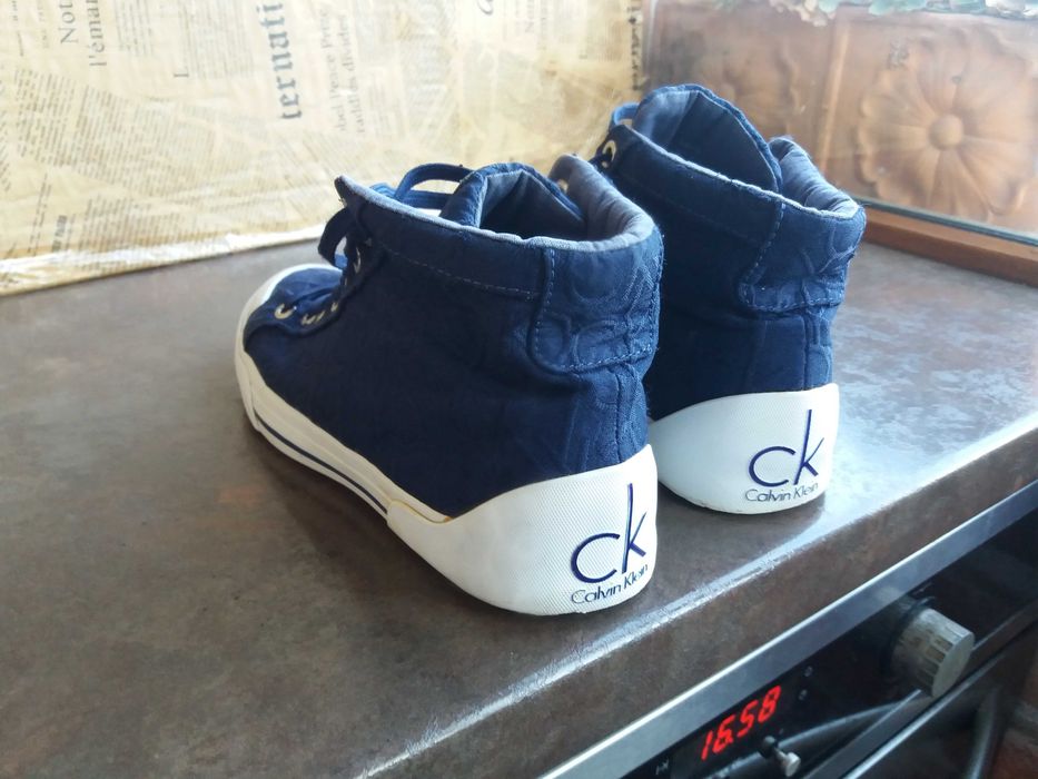 дамски кецове,гуменки,спортни обувки,маратонки,CALVIN KLEIN,37,момиче