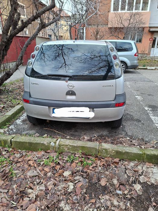 Vând Opel Corsa cu 2 uși