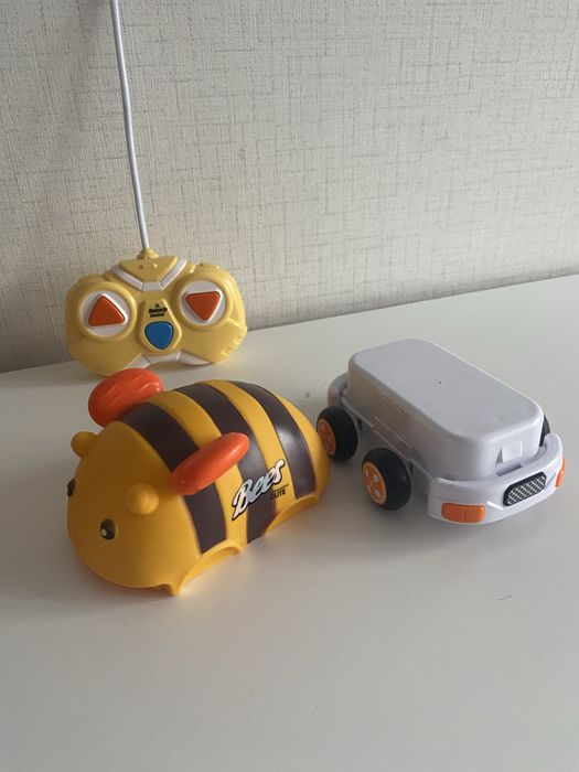 Радиоуправляема анимационна кола в оранжево, с дистанционно