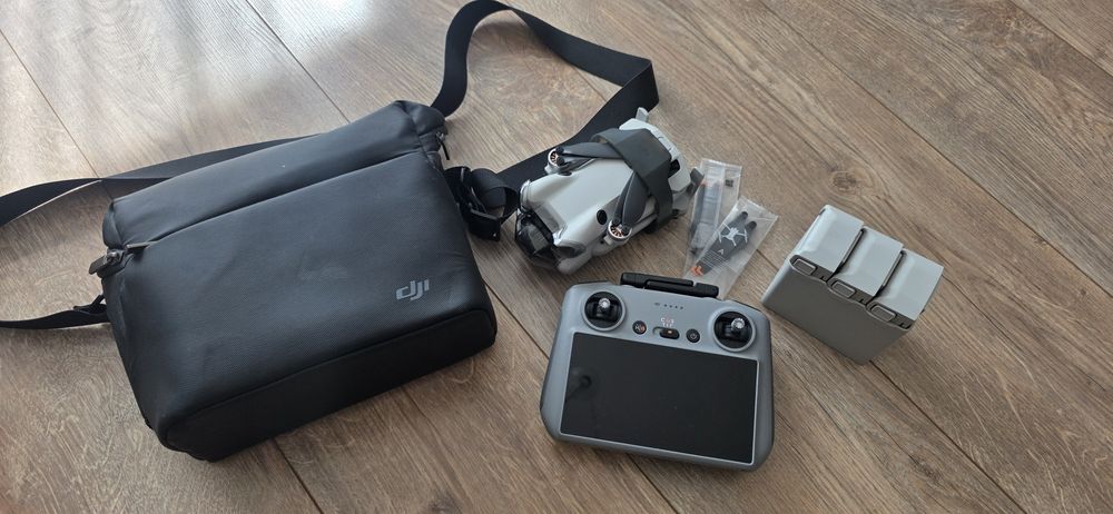 Дрон DJI Mini 4 Pro Fly More пълен комплект