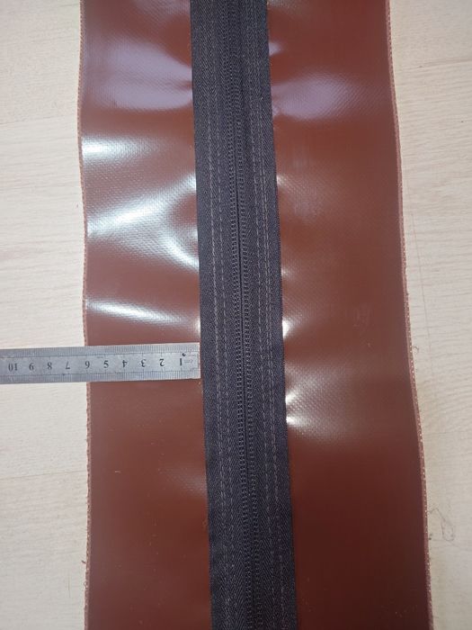 Fermoar cusut pe poliplan