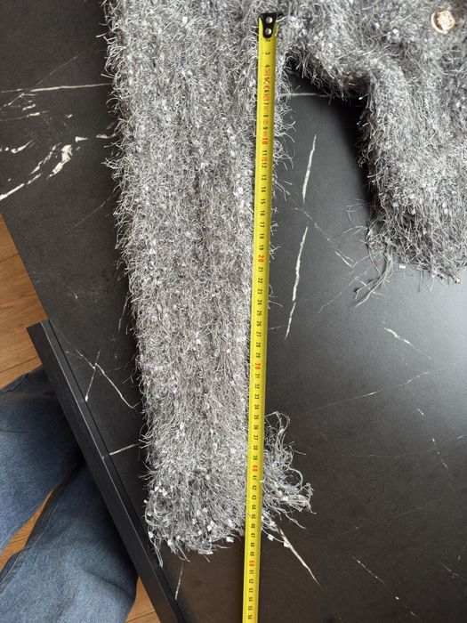 Сребристо-сив кардиган в стил Chanel с ресни