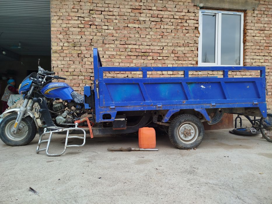 Трицикла муравей