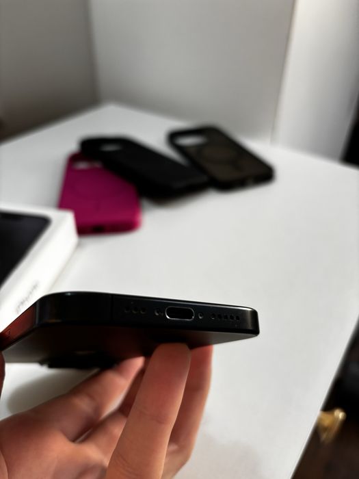 iPhone 15 Pro. 128 GB. Black Titanium.