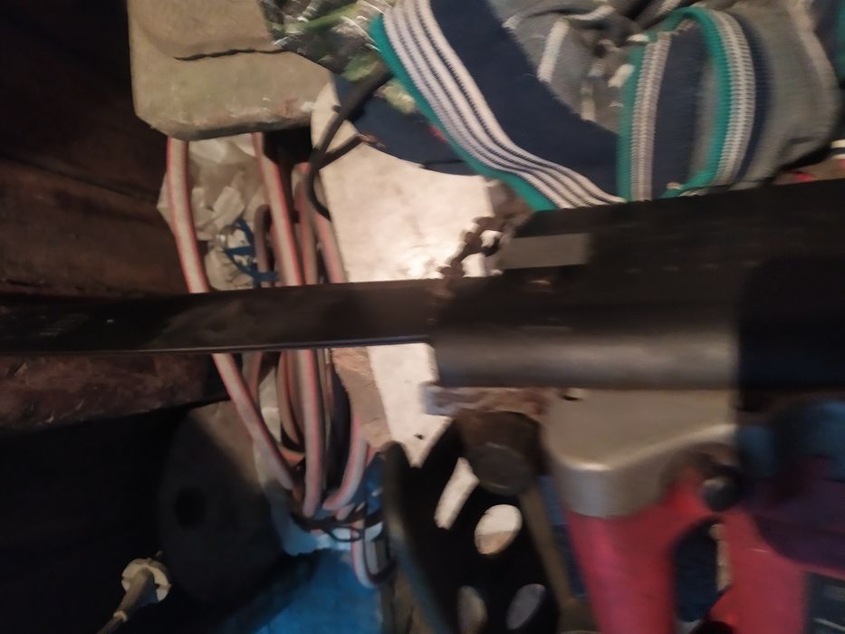 Продам электропилу.