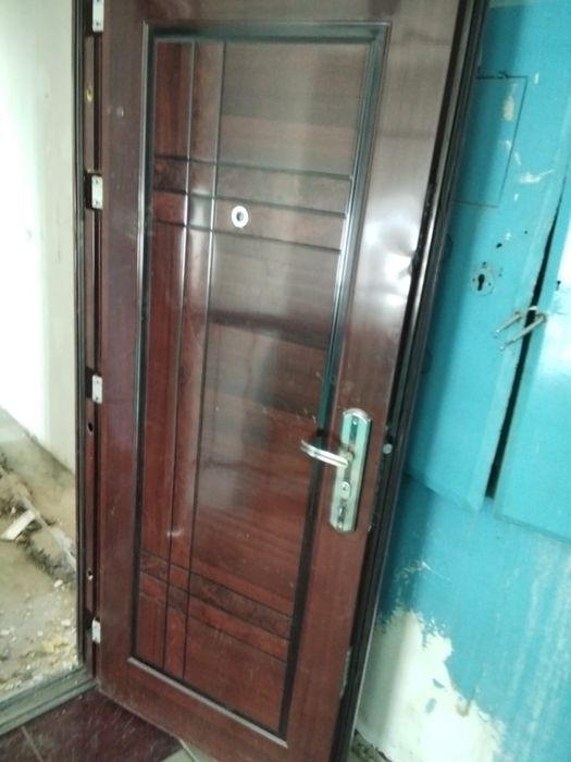 Продается дверь  входная