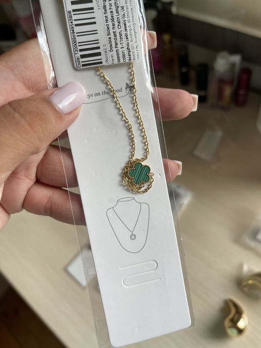 Обеци и гривни и колиета с детелини по модел на Van Cleef