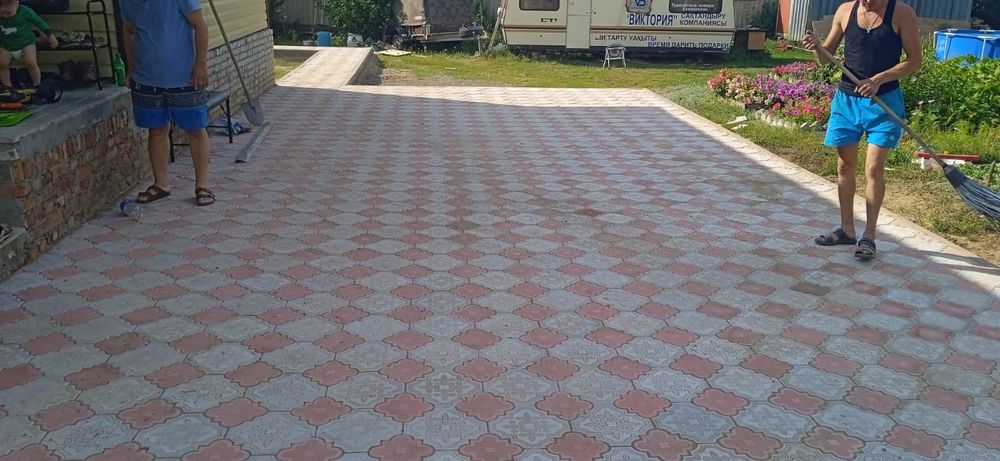 Укладка брусчатки тротуарной плитки