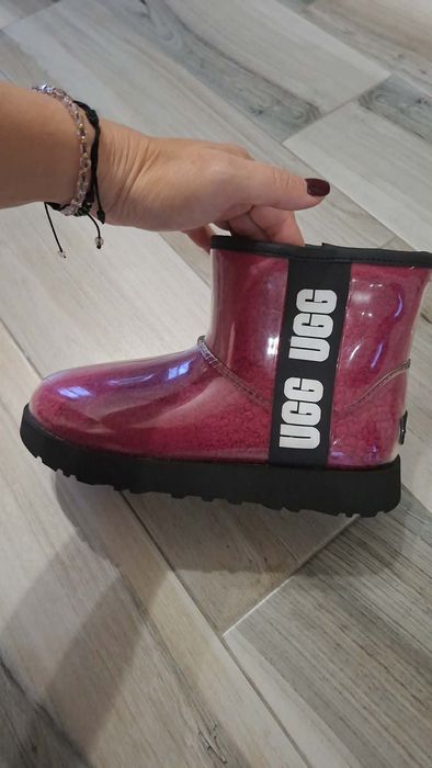 Дамски зимни боти UGG