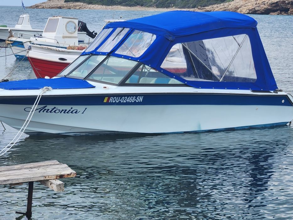 Barca 6 persoane Glastron Invader