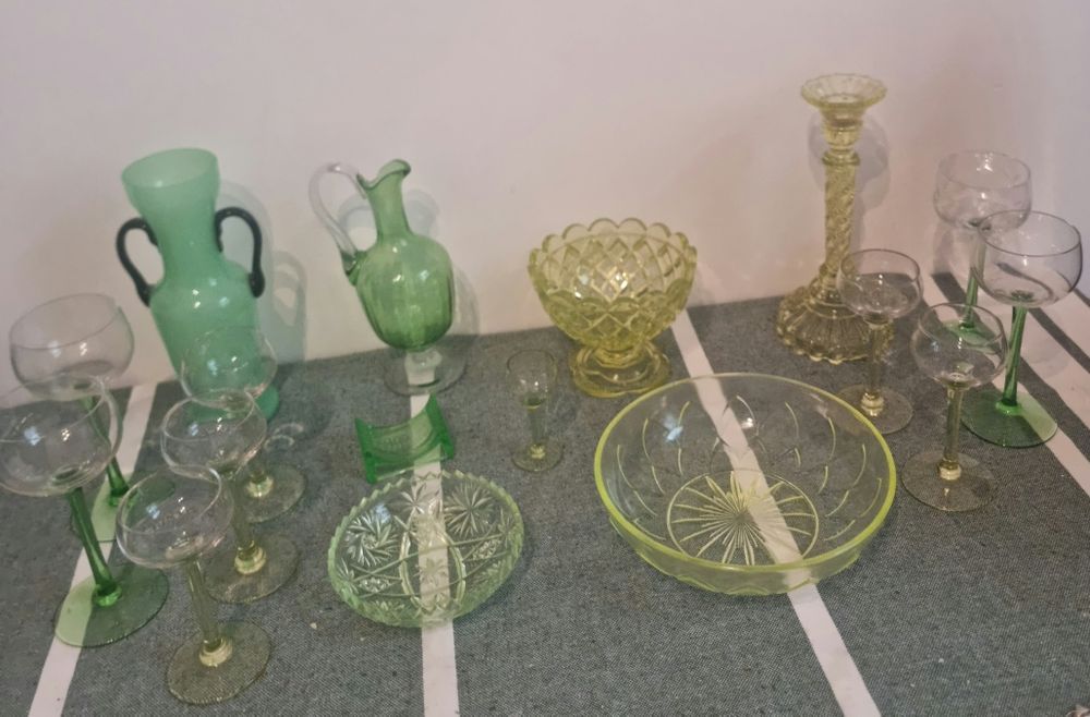 Colecție Uranium Glass – Sticlă cu uraniu fluorescentă UV – Raritate