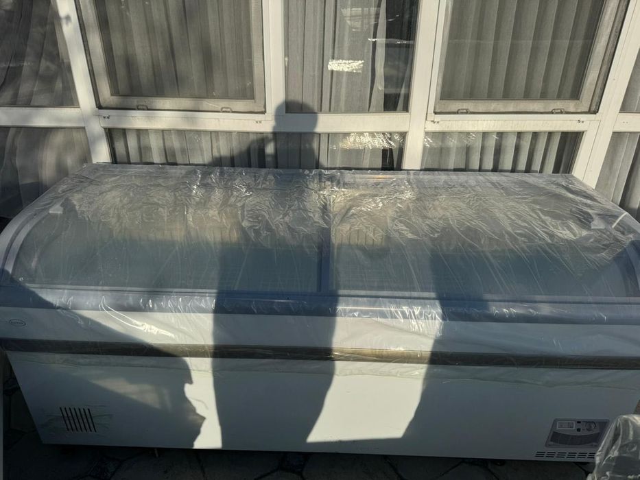 Витринный холодильник