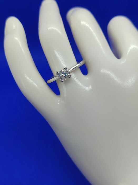 Годежен пръстен с диамант 0.61ct