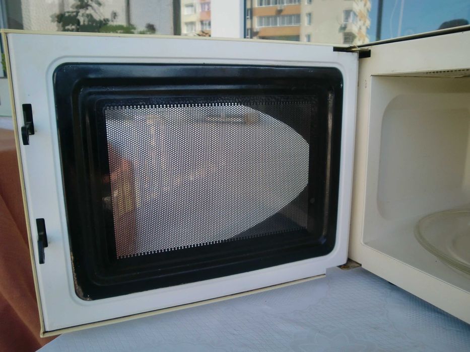 Микровълнова печка NEO MWO-MG8205 с грил